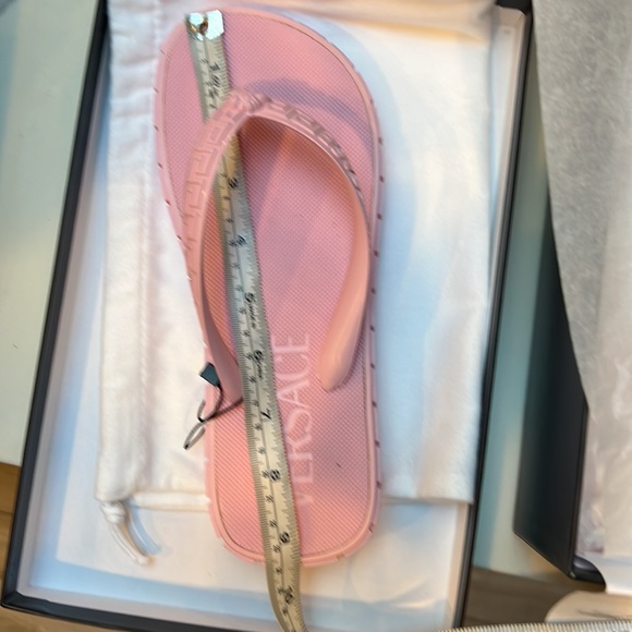 Versace - Picture 7 of 9